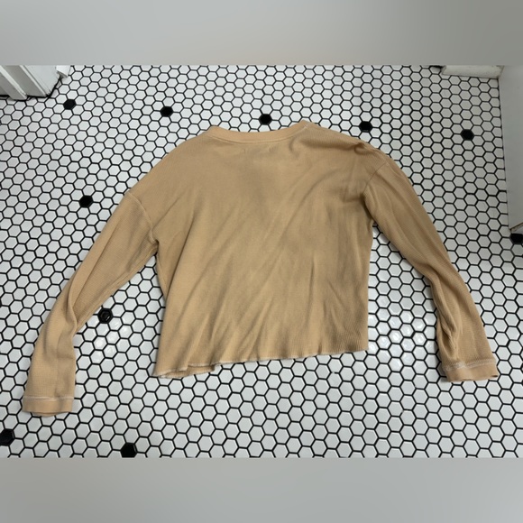 Everlane waffle knit long sleeve shirt with flaw size small - Picture 2 of 4